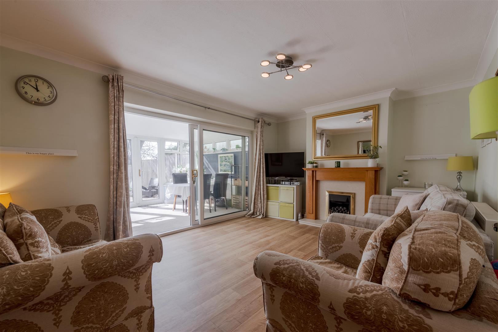 3 bed property in Eton Walk, Stourbridge